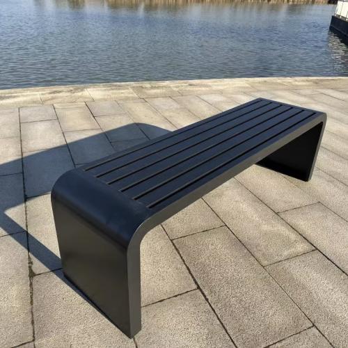 Heavy-Duty Outdoor Chairs: Galvanized Steel Frames with Wood/Composite Seats