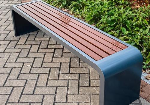 All-Weather Outdoor Chairs: Galvanized Steel Base + Waterproof Composite Wood/Solid Wood